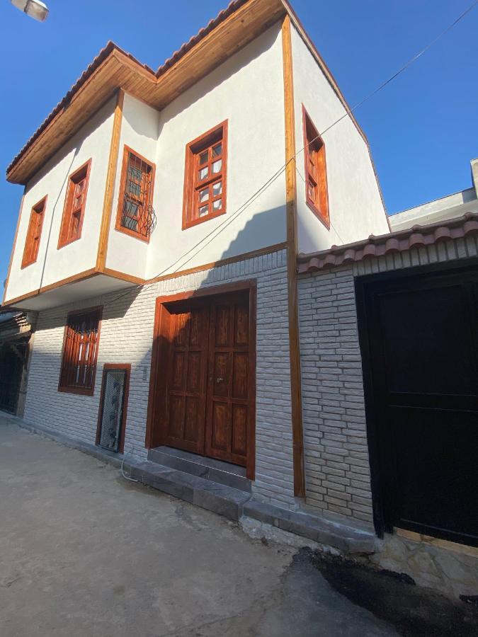 Apartament Mariana Konak *